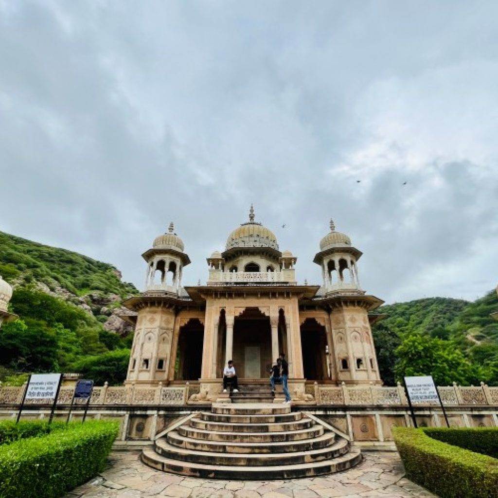 escorted tours golden triangle