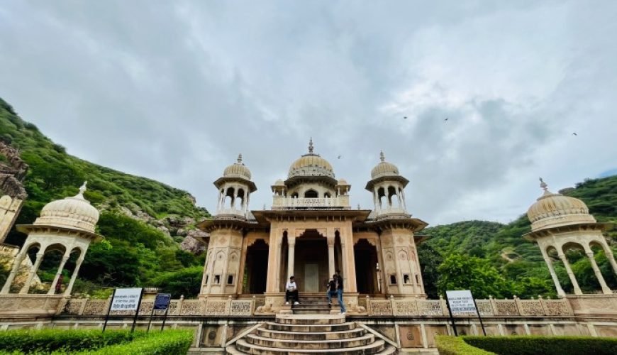 escorted tours golden triangle
