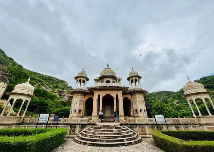 escorted tours golden triangle