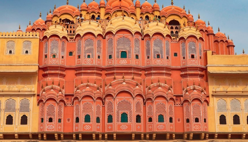 Crowds on the Golden Triangle Tour